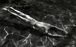 André Kertész: Víz alatt