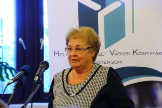 „…virág volt a vers…”